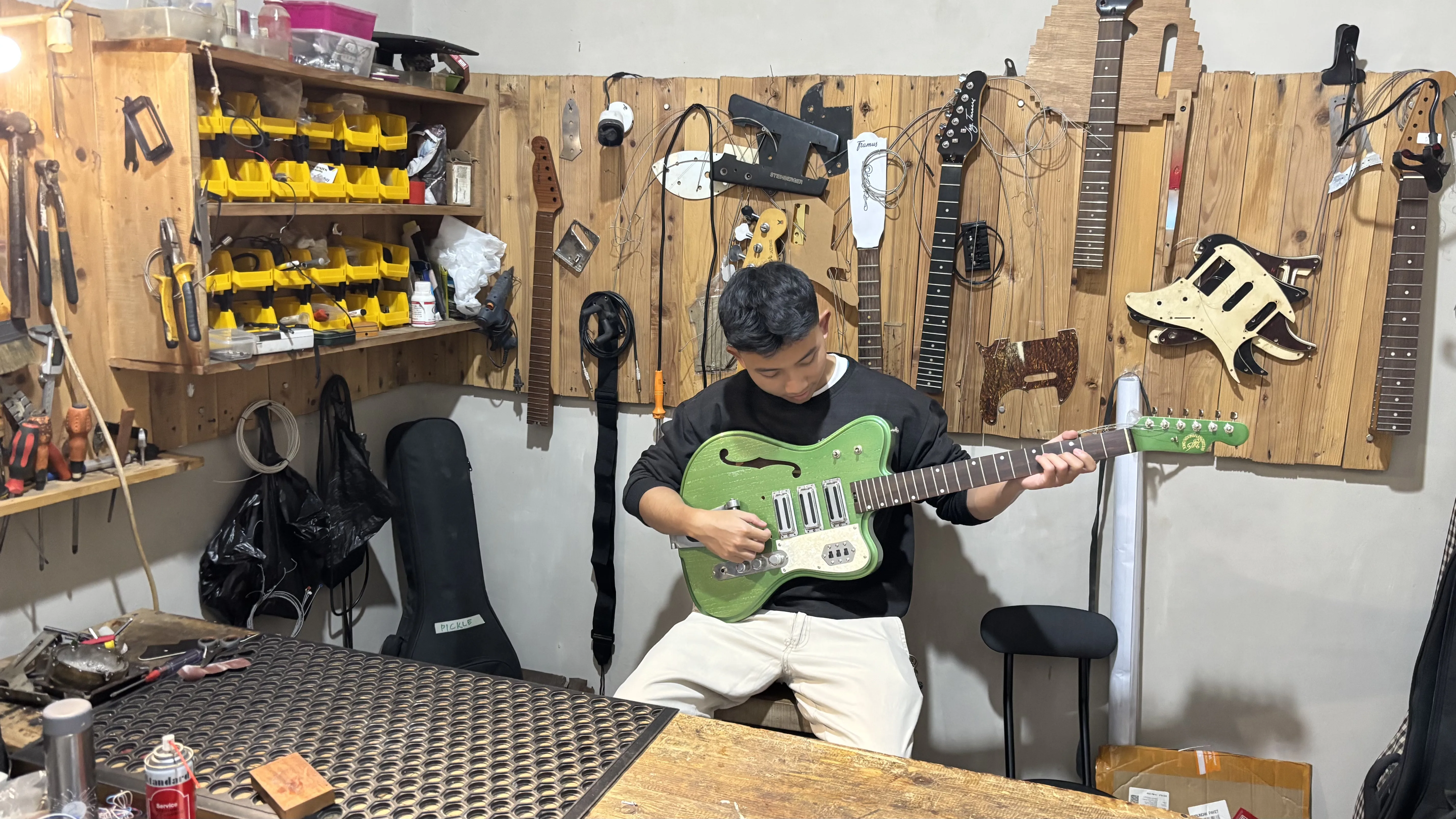 Proses pembuatan gitar handmade – shaping body